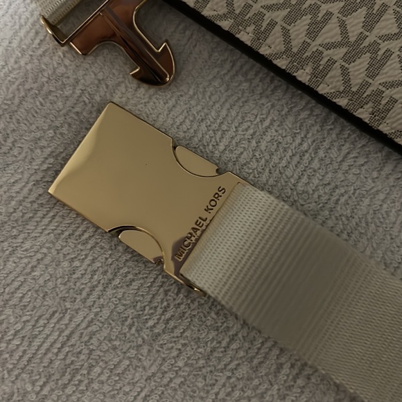 Michael kors new without tags 🏷️ - Picture 4 of 7